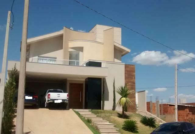 Casa de Condomínio à venda com 3 quartos, 300m² - Foto 1