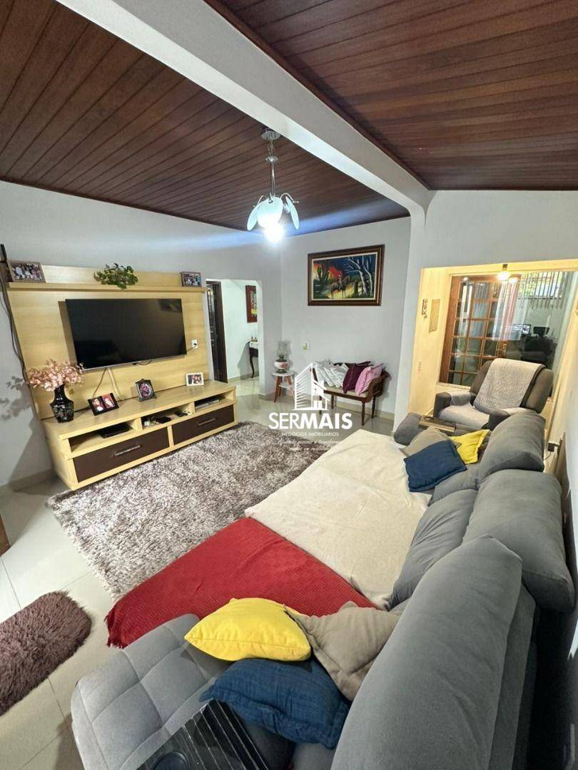 Casa, 3 quartos, 324 m² - Foto 1