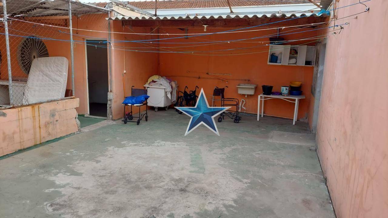 Casa à venda com 10 quartos, 350m² - Foto 4