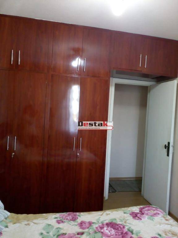 Apartamento à venda com 2 quartos, 70m² - Foto 4