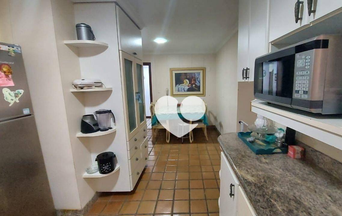 Apartamento à venda com 4 quartos, 230m² - Foto 9