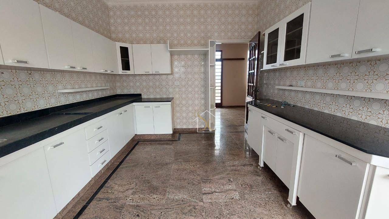 Casa para alugar com 3 quartos, 180m² - Foto 5