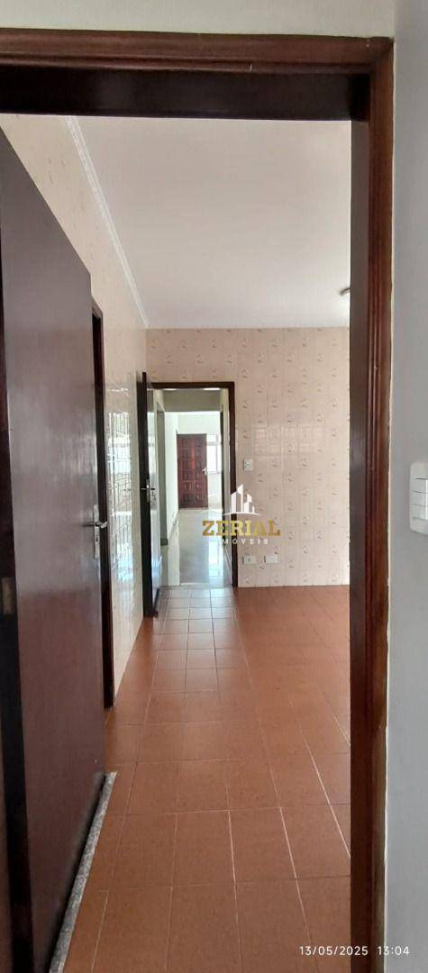 Casa para alugar com 4 quartos, 290m² - Foto 4