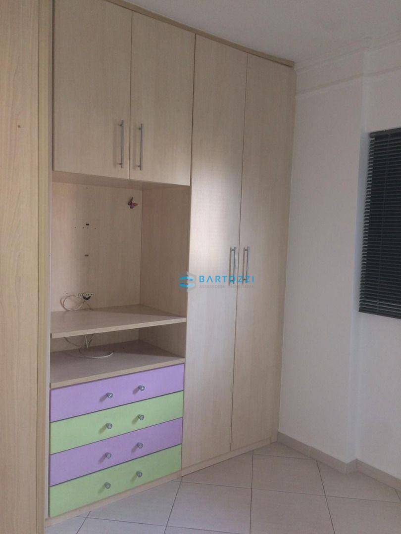 Apartamento à venda com 2 quartos, 70m² - Foto 11