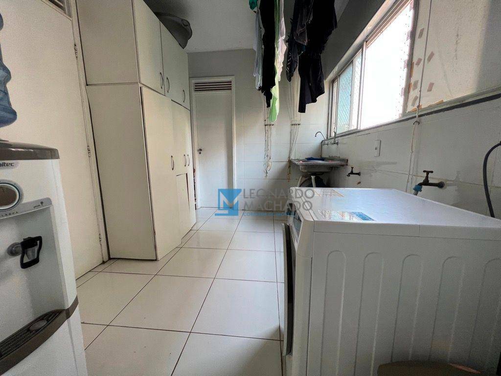 Apartamento à venda com 4 quartos, 196m² - Foto 23