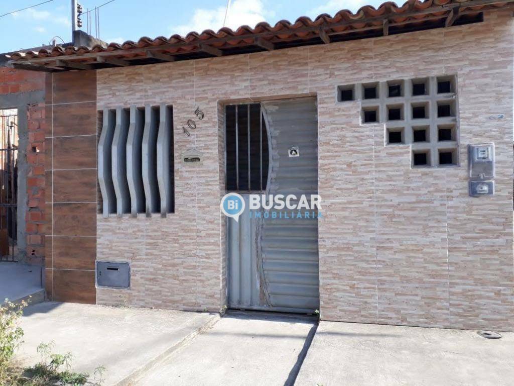 Casa à venda com 2 quartos, 70m² - Foto 1