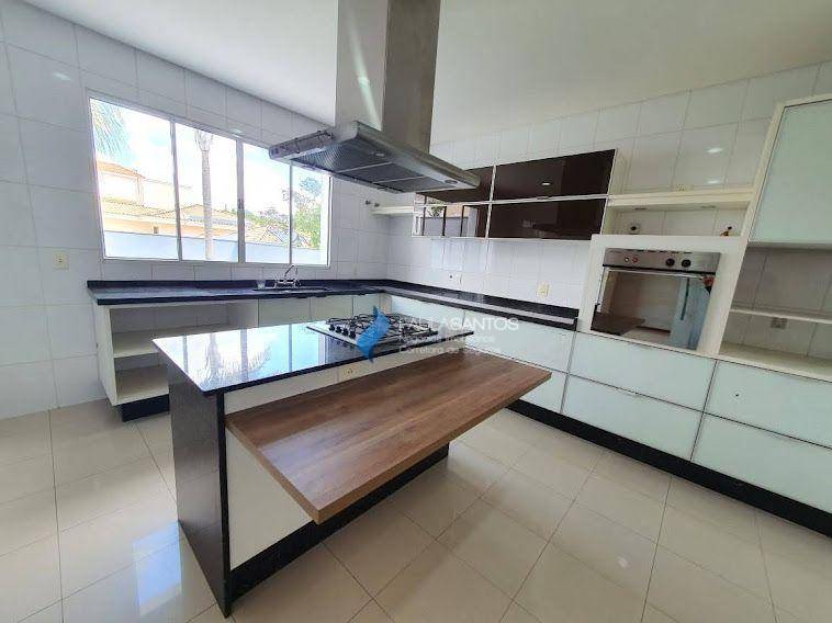 Casa de Condomínio para alugar com 3 quartos, 270m² - Foto 25