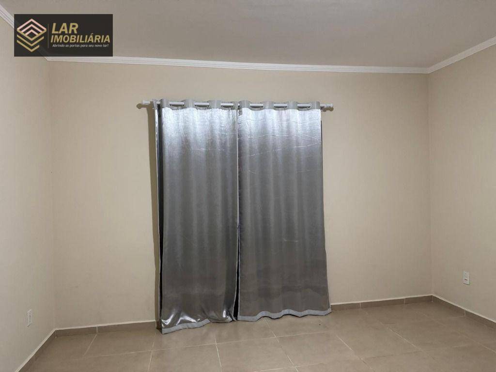 Casa para alugar com 2 quartos, 951m² - Foto 15
