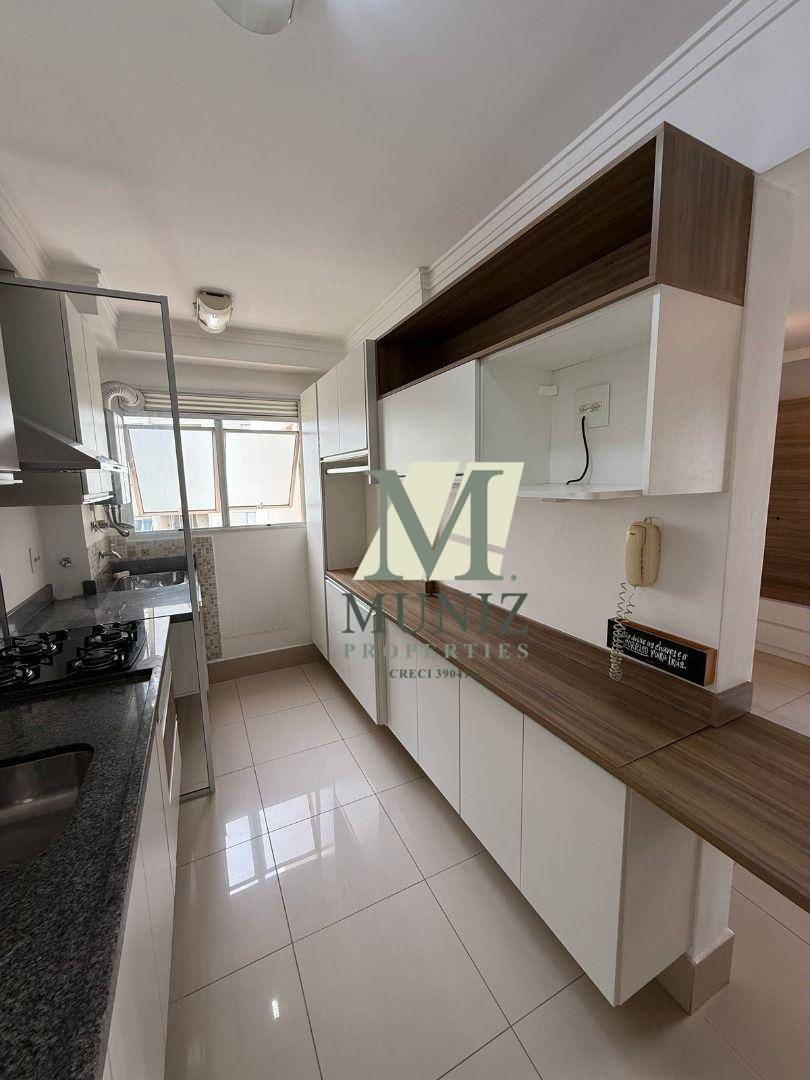 Apartamento à venda com 3 quartos, 75m² - Foto 4