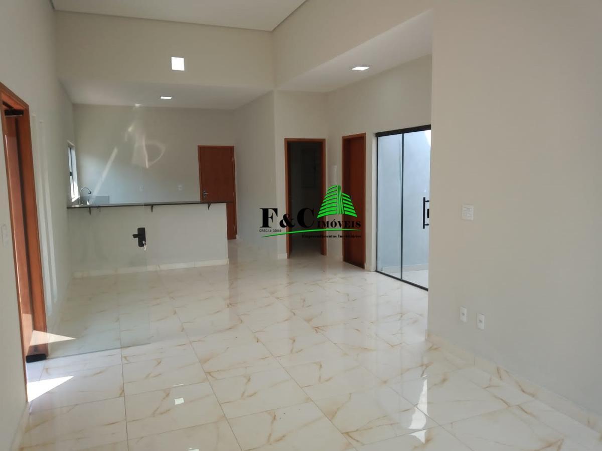 Casa à venda com 2 quartos, 188m² - Foto 1