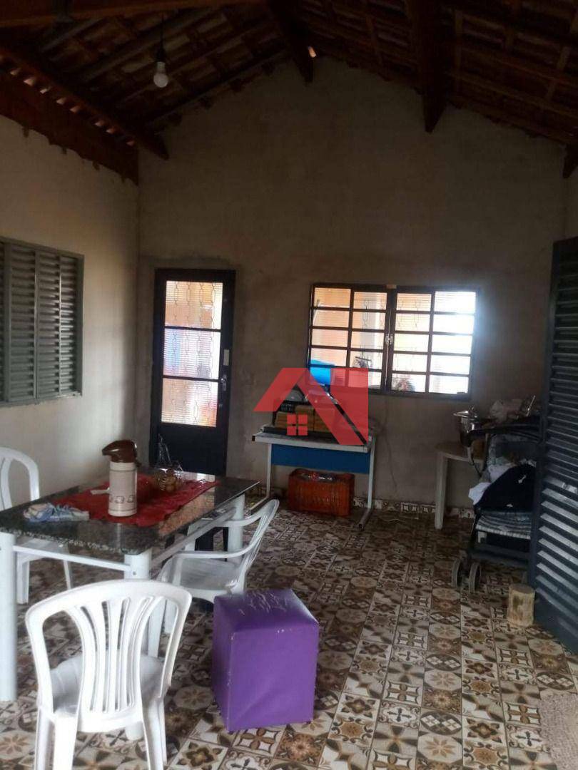 Casa à venda com 2 quartos, 80m² - Foto 3