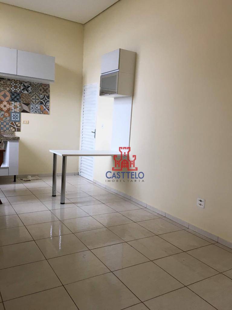 Casa à venda com 2 quartos, 62m² - Foto 5