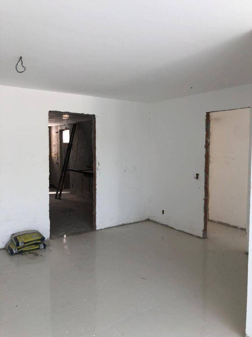 Apartamento à venda com 3 quartos, 115m² - Foto 2