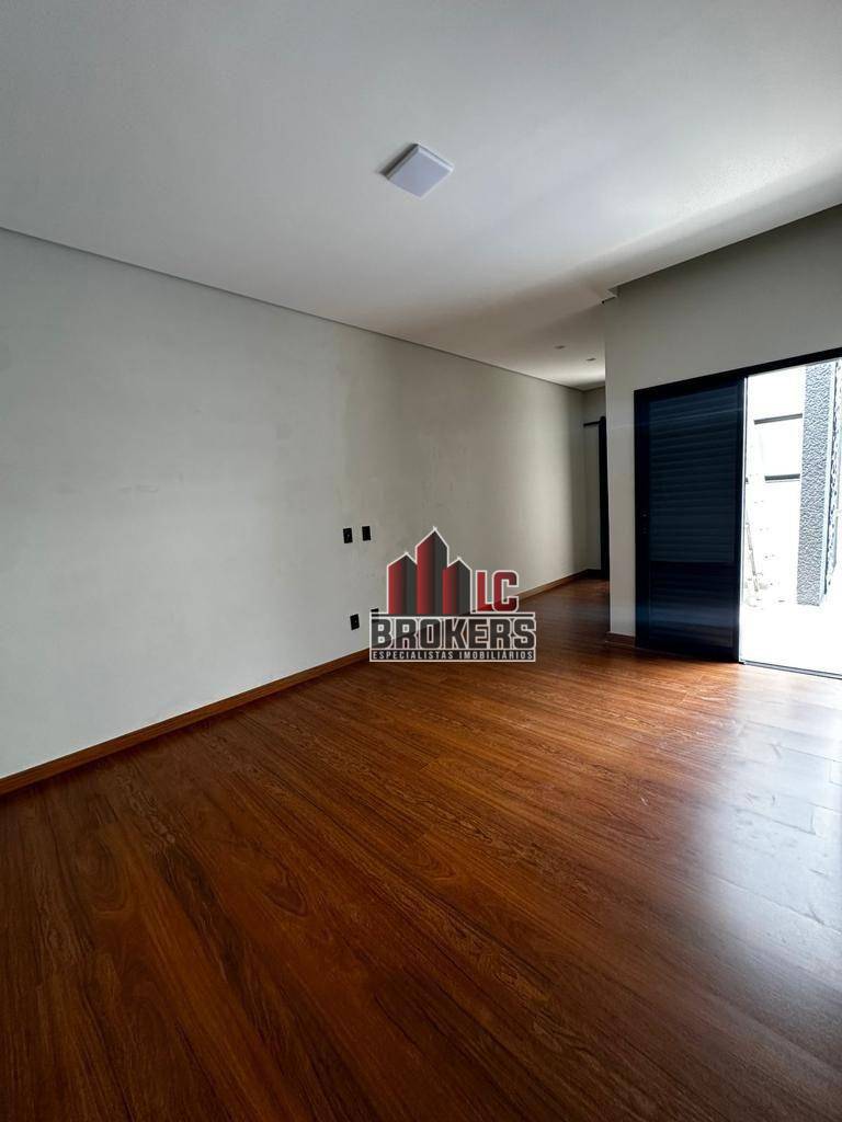 Sobrado à venda com 3 quartos, 200m² - Foto 4