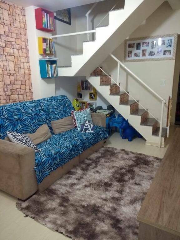 Casa à venda com 2 quartos, 80m² - Foto 1