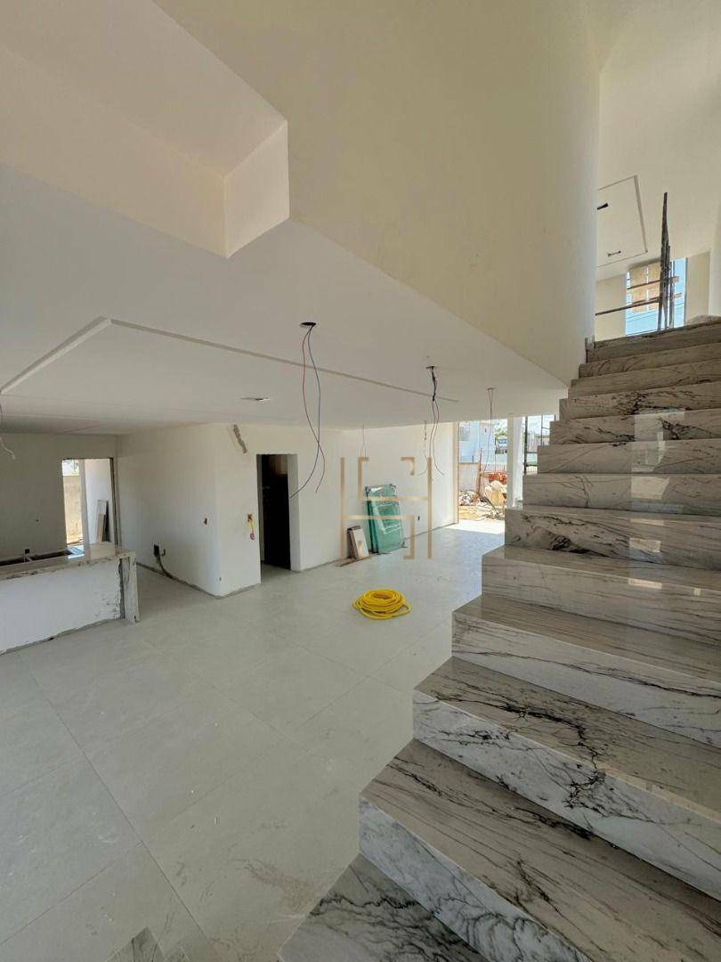 Casa de Condomínio à venda com 4 quartos, 375m² - Foto 13