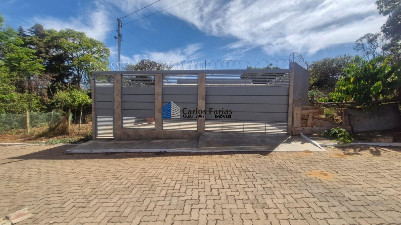 Casa de Condomínio à venda com 3 quartos, 240m² - Foto 1