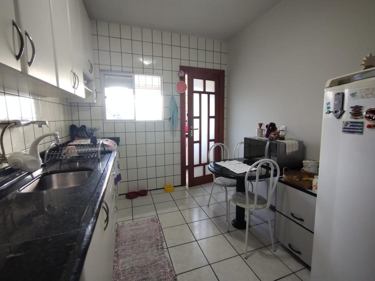 Apartamento à venda com 2 quartos, 81m² - Foto 3