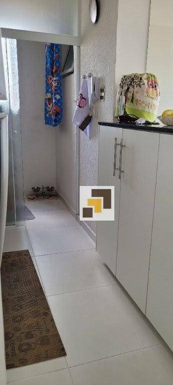 Apartamento à venda com 2 quartos, 62m² - Foto 2