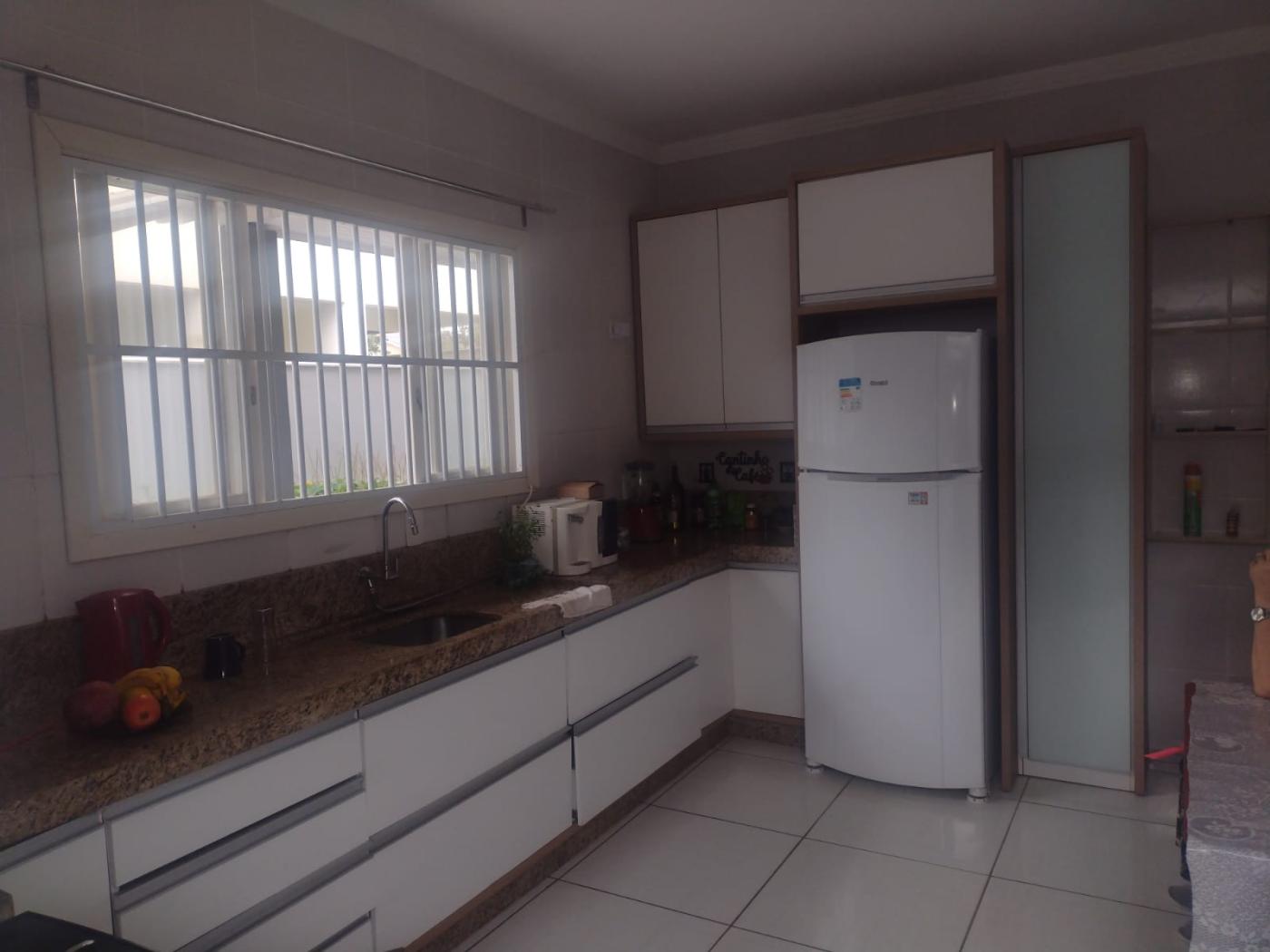 Casa à venda com 3 quartos, 300m² - Foto 8