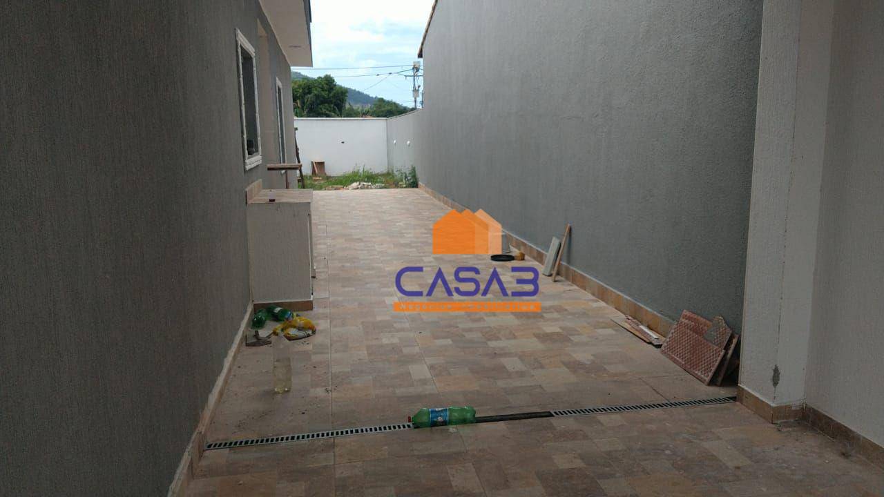 Casa à venda com 2 quartos, 90m² - Foto 12