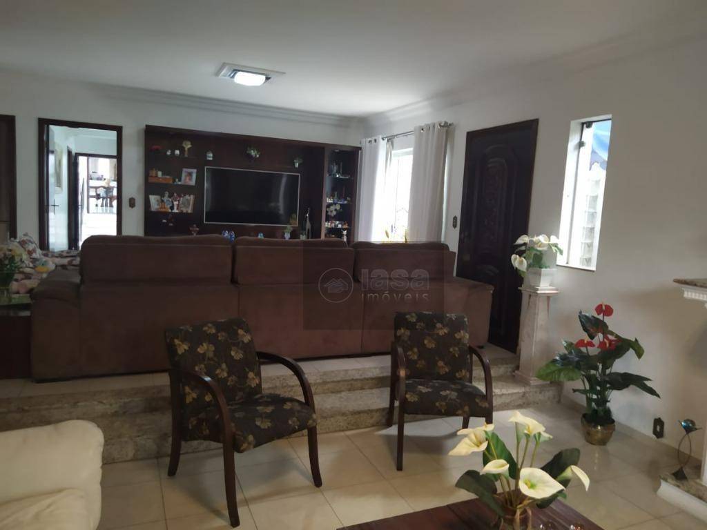 Casa à venda e aluguel com 4 quartos, 380m² - Foto 13