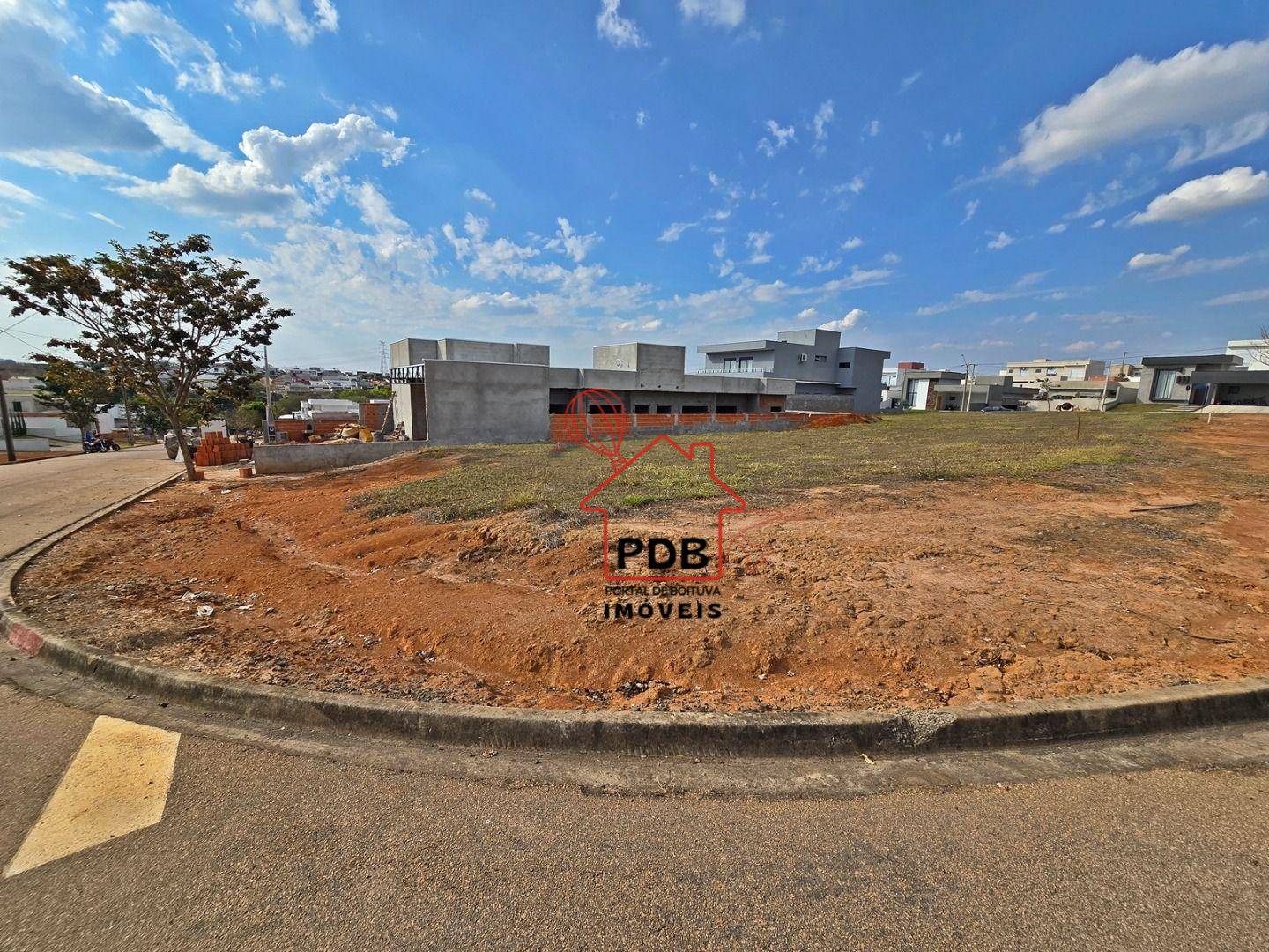 Loteamento e Condomínio, 653 m² - Foto 1