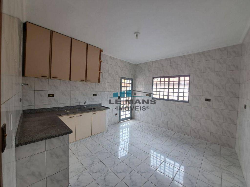 Casa para alugar com 4 quartos, 150m² - Foto 15