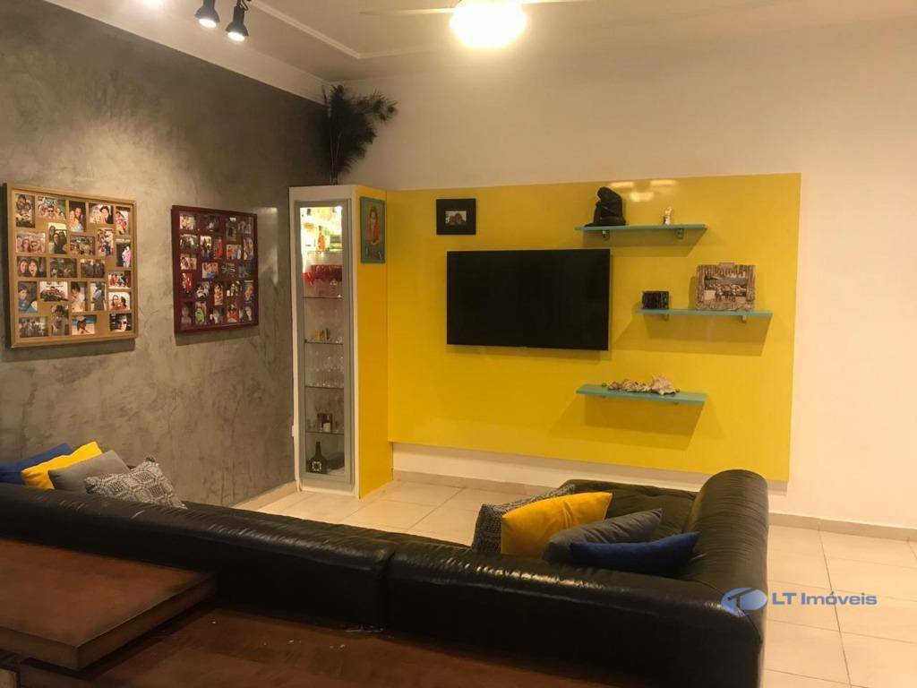 Casa à venda com 2 quartos, 145m² - Foto 2