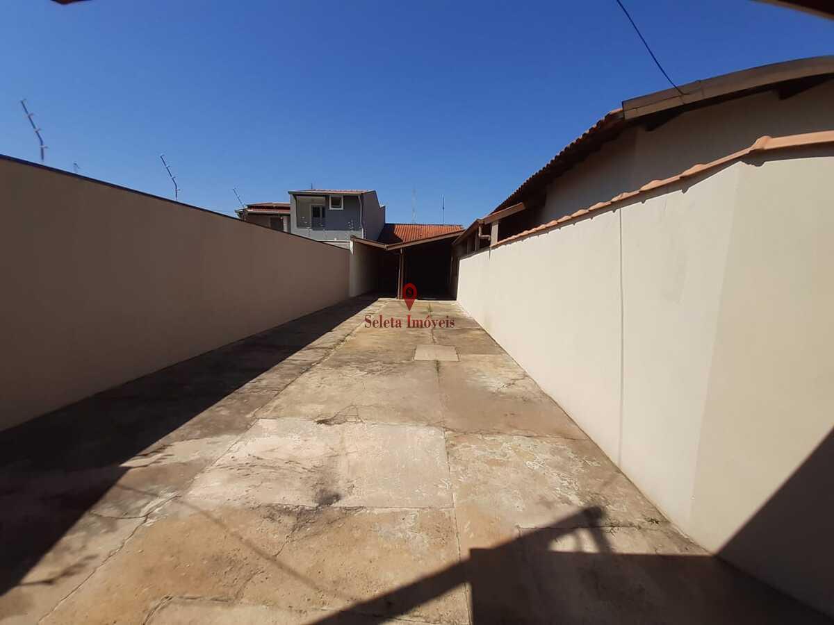Casa à venda com 3 quartos, 300m² - Foto 2
