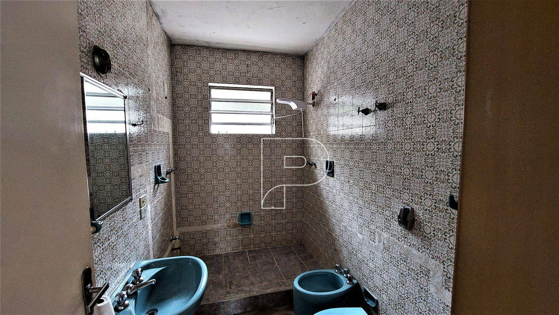 Casa para alugar com 2 quartos, 200m² - Foto 7