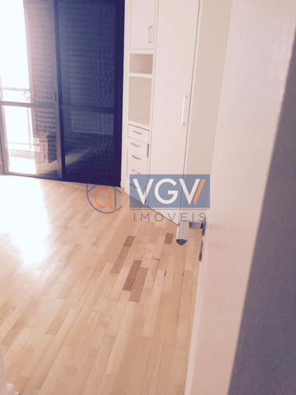 Apartamento para alugar com 4 quartos, 198m² - Foto 8