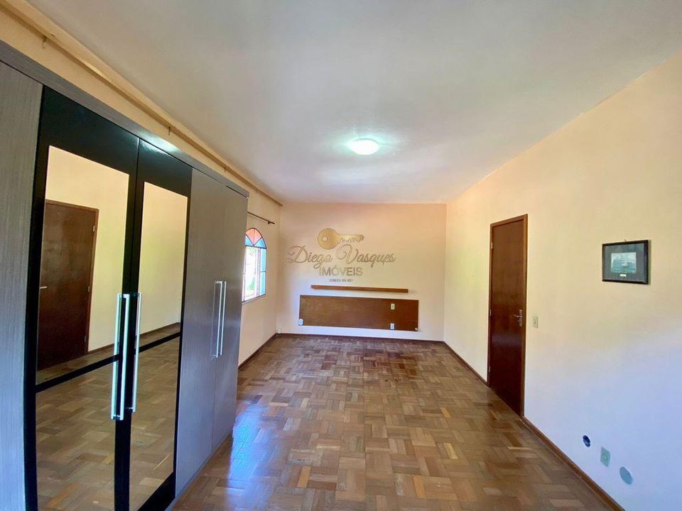 Casa à venda com 3 quartos, 900m² - Foto 9