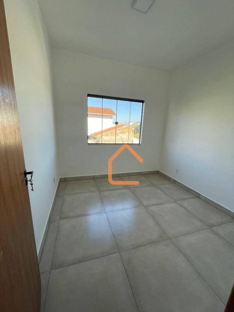 Casa à venda com 3 quartos, 99m² - Foto 5