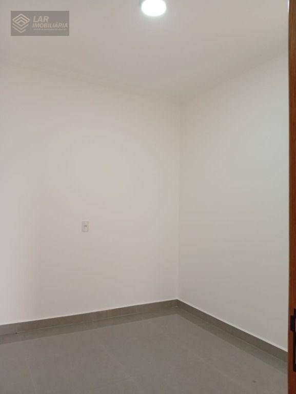 Casa de Condomínio para alugar com 3 quartos, 150m² - Foto 15