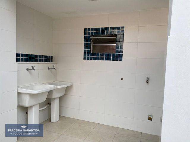 Casa à venda com 3 quartos, 220m² - Foto 13