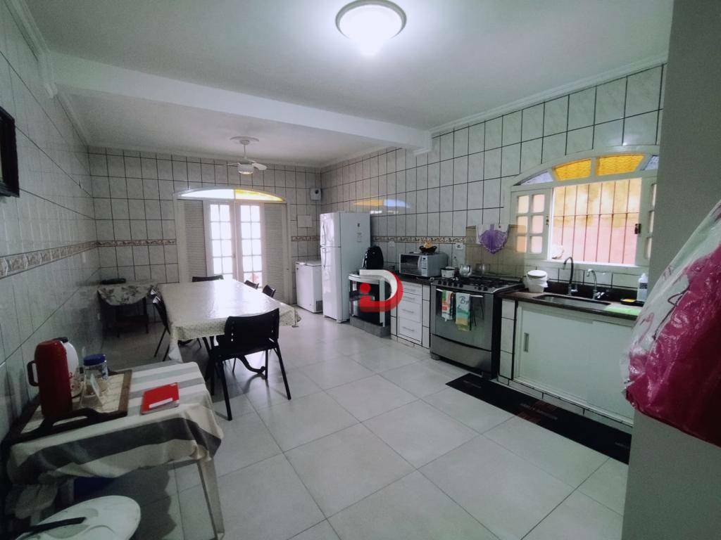 Sobrado à venda com 4 quartos, 250m² - Foto 17