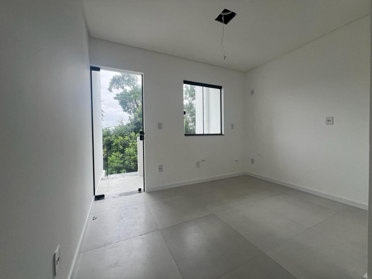 Sobrado à venda com 2 quartos, 75m² - Foto 1