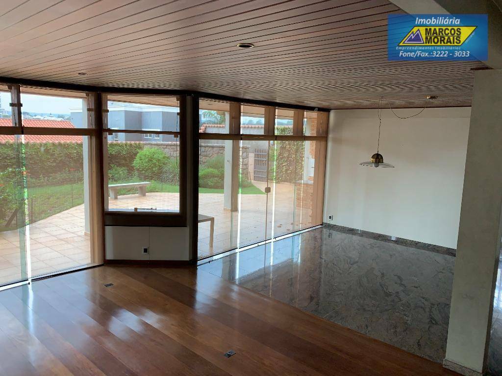 Casa à venda com 4 quartos, 494m² - Foto 1