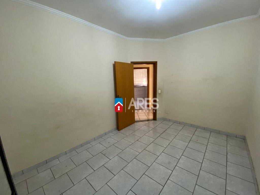 Casa para alugar com 3 quartos, 189m² - Foto 10
