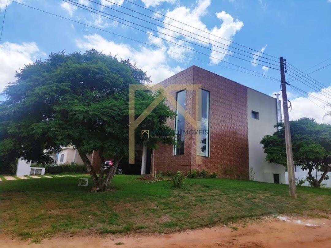 Casa de Condomínio à venda com 4 quartos, 181m² - Foto 2