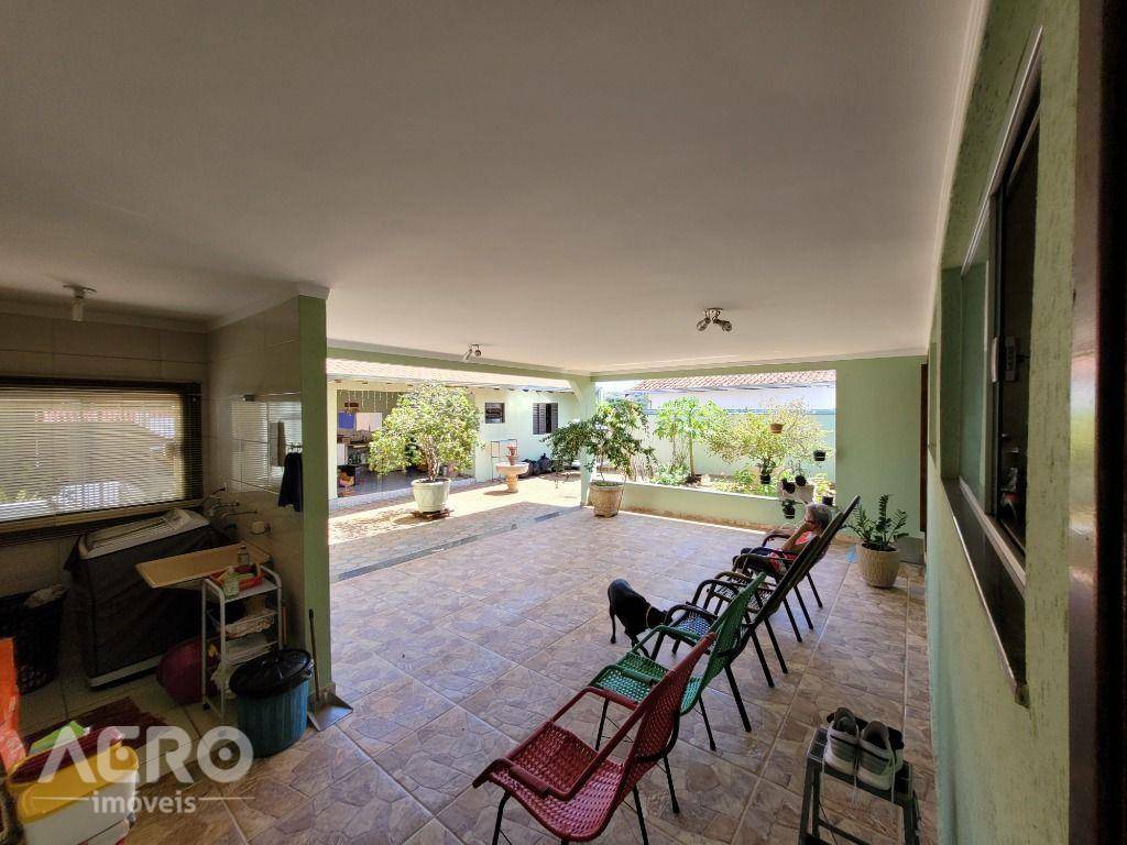 Casa à venda com 3 quartos, 180m² - Foto 36