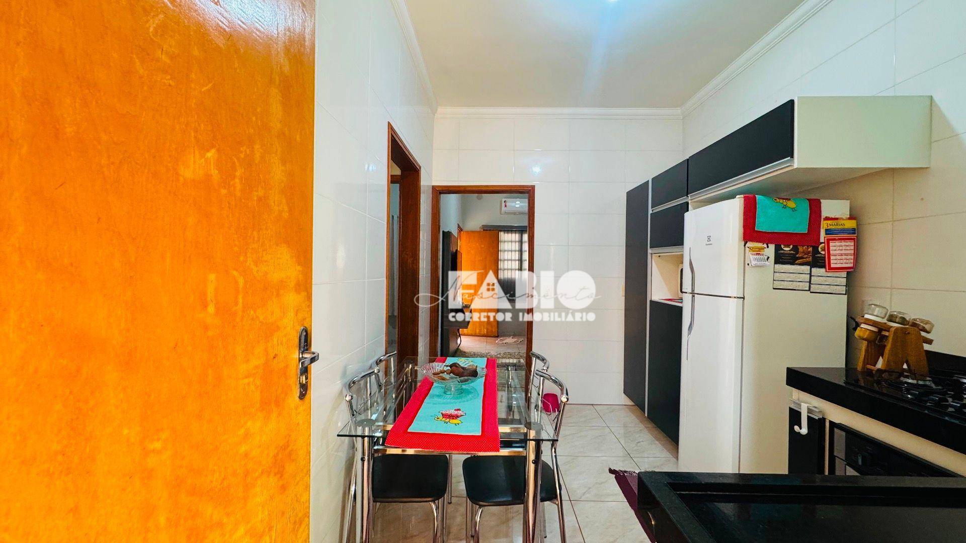 Casa à venda com 2 quartos, 150m² - Foto 10