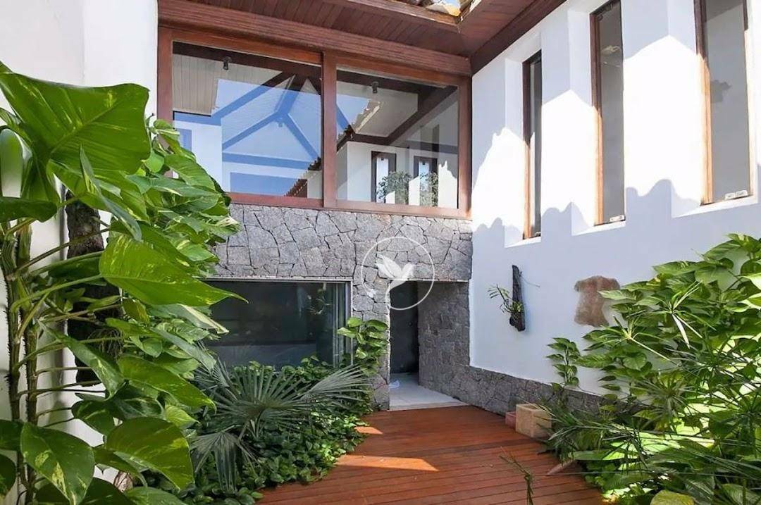 Casa de Condomínio à venda com 4 quartos, 300m² - Foto 18