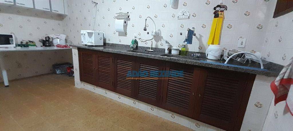 Casa à venda com 3 quartos, 369m² - Foto 11