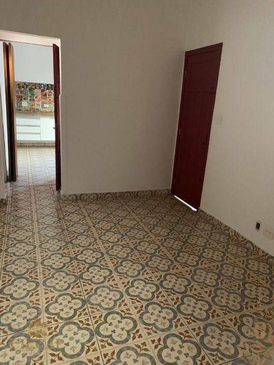 Casa à venda e aluguel com 3 quartos, 200m² - Foto 4