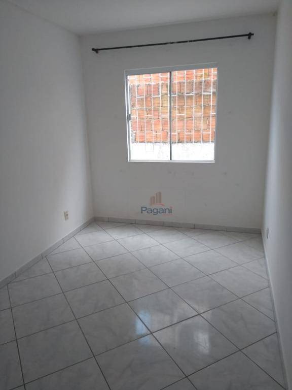 Apartamento para alugar com 2 quartos, 75m² - Foto 14