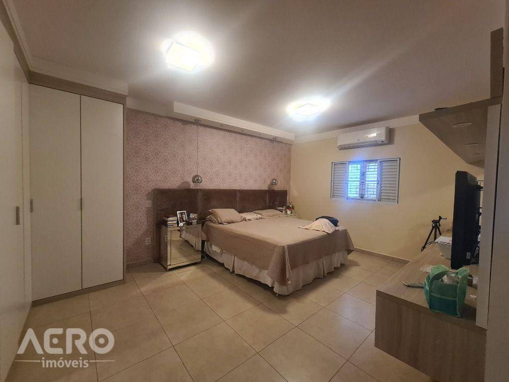 Casa de Condomínio à venda com 3 quartos, 220m² - Foto 31