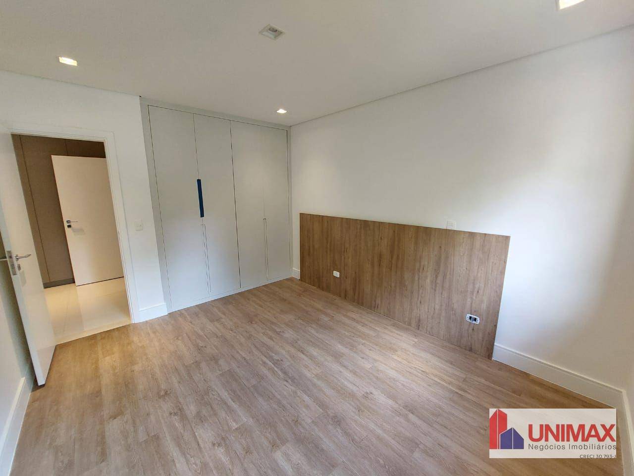 Casa de Condomínio à venda com 4 quartos, 382m² - Foto 10