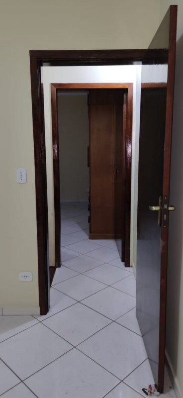 Casa à venda com 3 quartos, 70m² - Foto 2